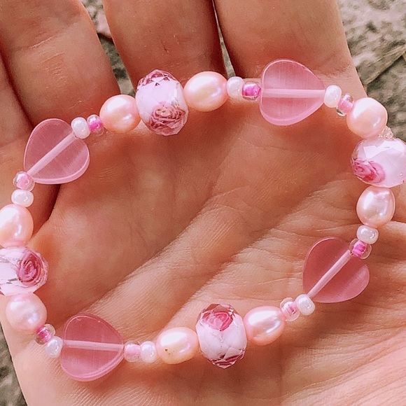 Handmade beaded bracelet - Picture 1 of 3